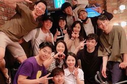 Tấm ảnh được Sina cho là lần đầu Song Joong Ki xuất hiện sau tuyên bố ly hôn, thực chất là ảnh cũ trước ngày công bố tin shock