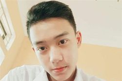 'Soái ca áo trắng' được hội chị em tìm kiếm sau bức ảnh chụp lén