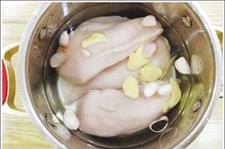 Cuối tuần tự tay làm món khô gà cho cả nhà nhâm nhi