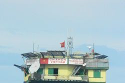 Hiên ngang nhà giàn