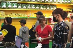 Nửa thị trấn ở Long An đi chợ Bách Hóa Xanh mỗi ngày