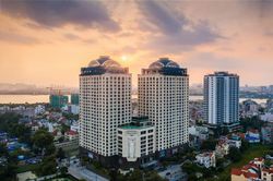 Vượng phong thủy và sinh lời cao khi mua căn hộ có vị trí gần hồ nước