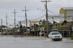 Hàng triệu người Mỹ sắp đón siêu bão 'mạnh nhất từ thời Katrina'