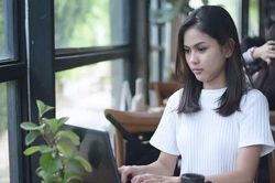 Ngày 15/7/2019 của 12 cung hoàng đạo: Suy nghĩ tiêu cực chiếm trọn tâm trí Bọ Cạp, Nhân Mã có hứng mua sắm và làm đẹp