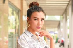 Hoàng Oanh: 'Bạn trai theo đuổi một năm rưỡi tôi mới nhận lời yêu'