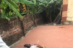 Ở nhà một mình, bé gái 14 tuổi bị 'ma men' xông vào nhà sàm sỡ