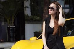 Cuộc sống của vợ cũ đại gia Minh Nhựa khiến dân tình 'lác mắt'