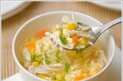 Súp gà ngô non bổ dưỡng, sánh mịn cho bữa tối nhẹ bụng