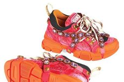 Phụ kiện phái đẹp du lịch hè