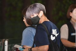 Kim Jae Joong 'chạm mặt' thành viên SNSD - Super Junior, EXO và Red Velvet tại sân bay đến Nhật