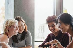 Ngày 4/8/2019 của 12 cung hoàng đạo: Sư Tử dấn thân vào dự án mới, Ma Kết bận rộn giải quyết những áp lực công việc.