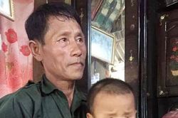 Cậu bé khiếm thị cần được giúp đỡ