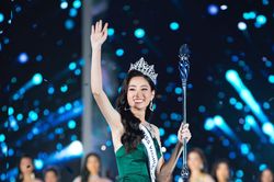 Giây phút đăng quang Miss World Việt Nam của tân hoa hậu Lương Thùy Linh