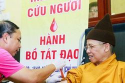 Gần 500 tăng ni phật tử tham gia 'Ngày hội Hiến máu cứu người'