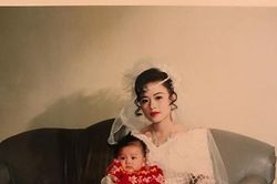 Đám cưới thập niên 90, cô dâu thay 4 váy cùng 'dàn siêu xe' khiến dân tình trầm trồ