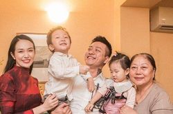 Tuấn Hưng nói về việc vợ sinh con thứ 3: 'Tôi sẽ hạn chế đi hát để ở bên vợ con nhiều hơn'