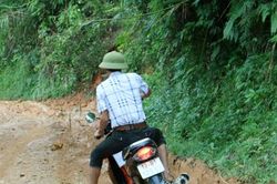 Tân Hòa (Lạng Sơn): Người dân mòn mỏi chờ đường mới