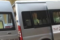 Vụ bé trai 6 tuổi tử vong trên xe đưa đón: Lỏng lẻo trong quản lý dịch vụ xe đưa đón học sinh
