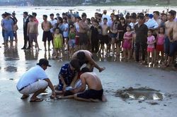 Hai du khách gặp nạn ở bãi Đá Ông Địa sau cuộc nhậu