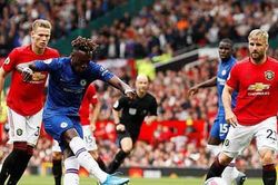 Tân binh rực sáng, MU đánh gục Chelsea 4 bàn không gỡ