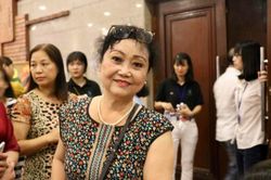 Nữ khán giả lớn tuổi làm thơ về người cha đã khuất làm nhiều người xúc động