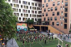 An toàn trên những chuyến xe đưa đón học sinh - Bài 1: Một mình em tới lớp