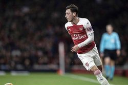 Quá sợ hãi sau vụ cướp, Ozil sắp phải 'bán xới' sang Mỹ thi đấu
