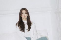 Knet phản ứng trước bộ ảnh của Song Hye Kyo sau ly hôn
