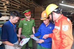 EVN HANOI đẩy mạnh tuyên truyền an toàn điện mùa mưa bão