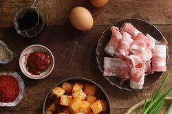Cách đơn giản làm cơm chiên trứ danh kiểu Hàn Quốc