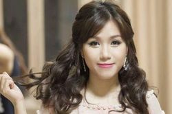 Thùy Chi biến hóa cùng ban nhạc Anh Em ở không gian Music Home