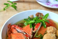 Cách làm canh ghẹ rau muống mang hương vị biển khơi vào bữa cơm gia đình
