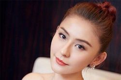 Mỹ nhân Tân Cương bị trầm cảm, nhiều lần tìm đến cái chết