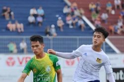 Thể thao Thể thao 'Dính' 3 quả penalty, CLB bóng đá Huế mất cơ hội vào top 3