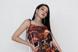 Chi Pu mặc váy hàng hiệu bó sát, Hàn Hằng diện đồ ngắn khoe body sexy