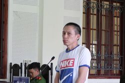 Nỗi cô độc của gã đàn ông buôn ma túy sống cảnh 'một ông hai bà' ngày ra tòa