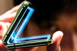 Hé lộ thông tin chiếc điện thoại gập thành hình vuông Samsung chuẩn bị trình làng