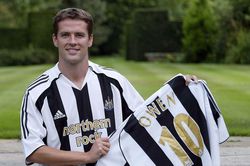 Hậu trường nảy lửa của bóng đá thế giới được Michael Owen tiết lộ