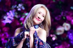 Sunmi đầu tư 10.000 USD cho trang phục trong MV mới