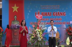 Ngoại thành tưng bừng ngày tựu trường