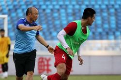 U22 Việt Nam thắng Trung Quốc, cổ động viên Việt nói 'ông Park thật tuyệt'!
