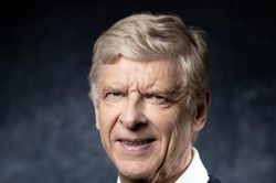 Được mời trở lại Arsenal, HLV Wenger đưa ra quyết định