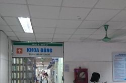 Sức khỏe của nữ CĐV sau khi bị pháo sáng bắn trúng trên sân Hàng Đẫy hiện giờ ra sao?