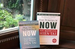 'Phương thuốc' hóa giải nỗi đau để tận hưởng cuộc sống của Eckhart Tolle