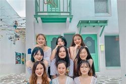 Hot girl '7 thứ tiếng' Khánh Vy kể chuyện đi 'đu đưa' cùng hội bạn thân ở Thái Lan: Lúc đi hết mình lúc về ngủ ngoài đường!