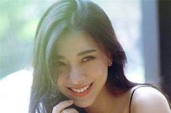 Ngắm bộ sưu tập xế 'khủng' cùng nhan sắc mỹ miều của hot girl 'diện' mỗi ngày một siêu xe