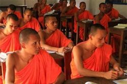 Nam giới dân tộc nào ở Việt Nam cứ 12 tuổi là phải đi tu?