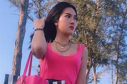 Sở hữu 'siêu vòng ba', cuộc sống của hotgirl gặp nhiều phiền phức