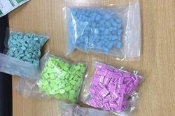 Gần 1kg ma túy chuyển qua đường chuyển phát nhanh từ Malaysia, Thái Lan, Bỉ về Việt Nam