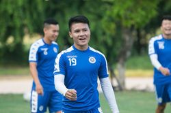 Quang Hải cùng Hà Nội FC miệt mài 'luyện công' trước trận đấu lịch sử